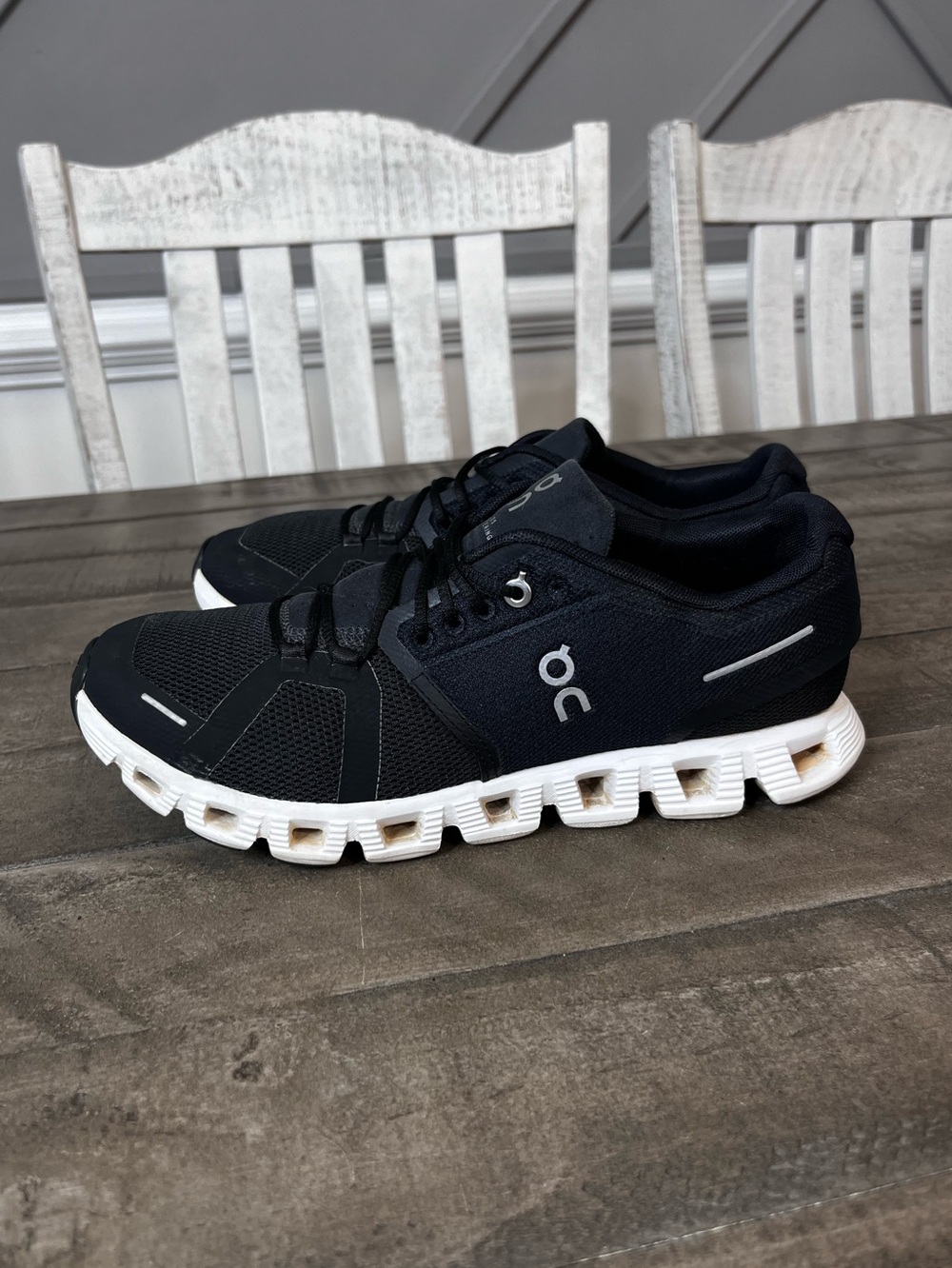 On Cloud 5 Black White Sneakers Women’s Sz 9.5
